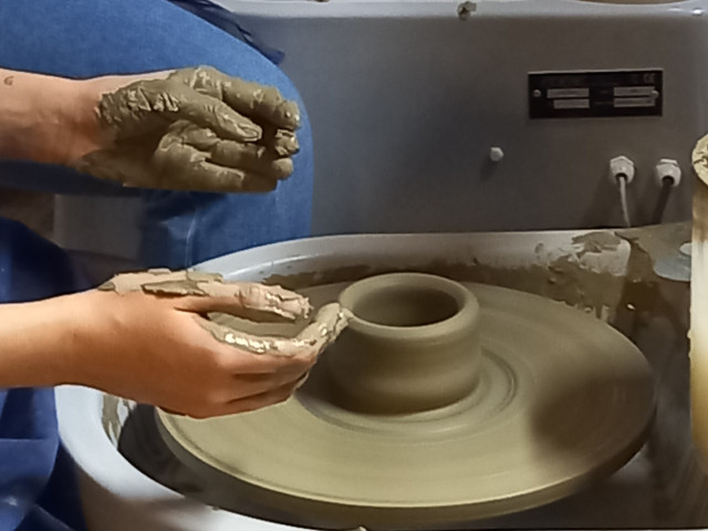 Seminario con la ceramica e l'uso del tornio